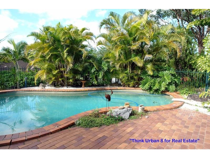 15 Mazzard Street, Bellbowrie QLD 4070